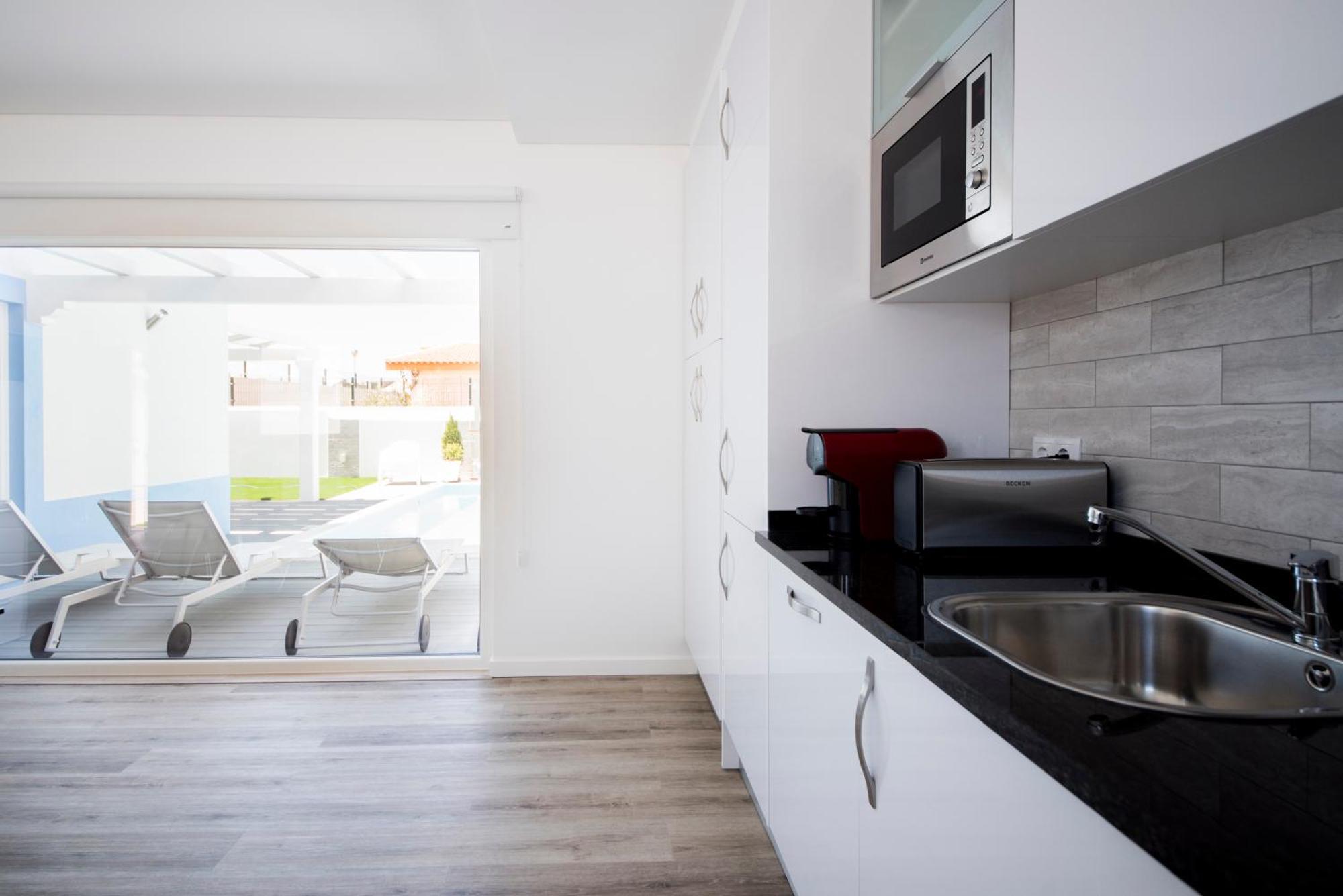 Casa Da Praia & Casa Da Mare Da Alta By Estilo Lusitano, Com Piscina Privada Porto Covo Ruang foto
